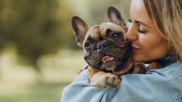 Si vous êtes hypertendu, c'est la raison pour laquelle vous devriez avoir un chien à la maison